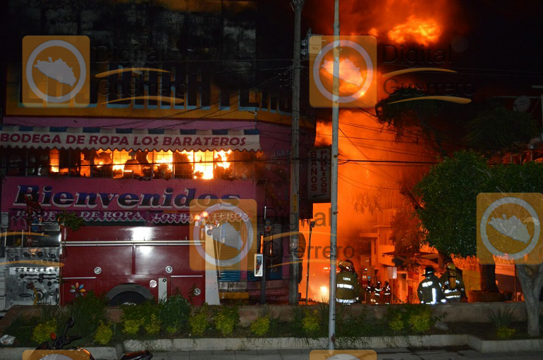 Se-incendia-conocida-tienda-de-ropa-en-Chilpancingo-1.png