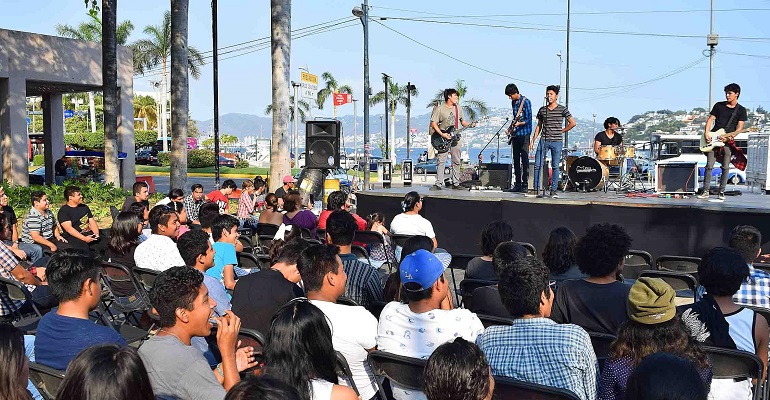 Realizan concierto “Acapulco Toca por la Paz” en el zócalo - Digital Guerrero
