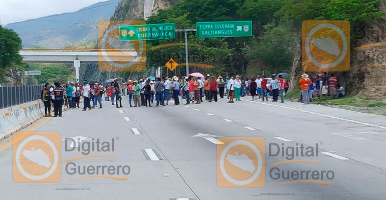 Digital Guerrero | Pobladores de Tierra Colorada bloquean la ... - Digital Guerrero