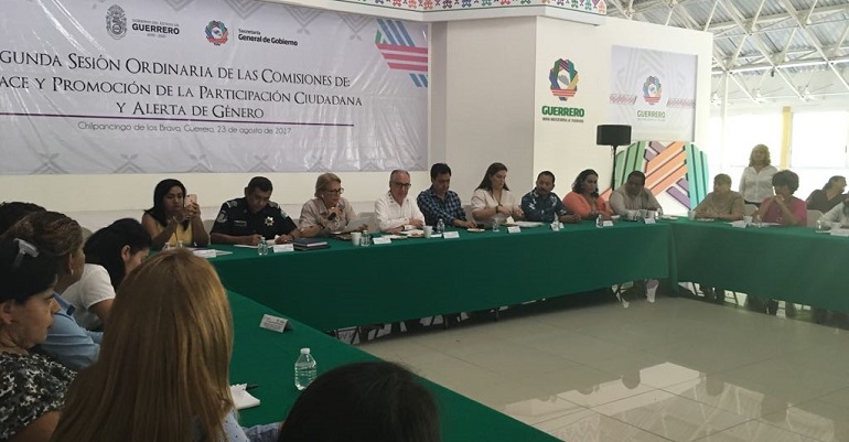 Entrega presidente Ecuador a Parlamento proyecto a favor de la mujer