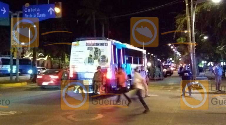 Matan a balazos a urbanero en plena Costera de Acapulco
