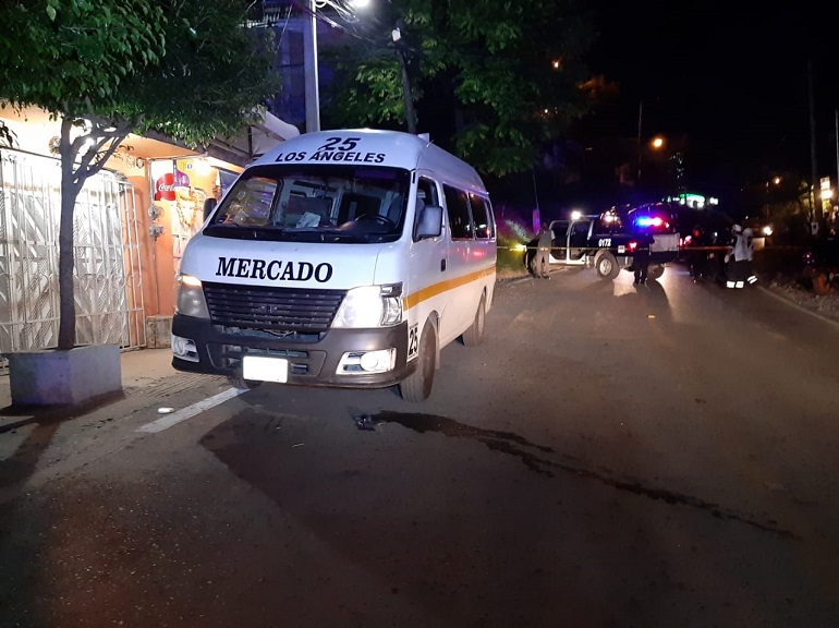 Balean al conductor de una Urvan en Chilpancingo - Digital Guerrero
